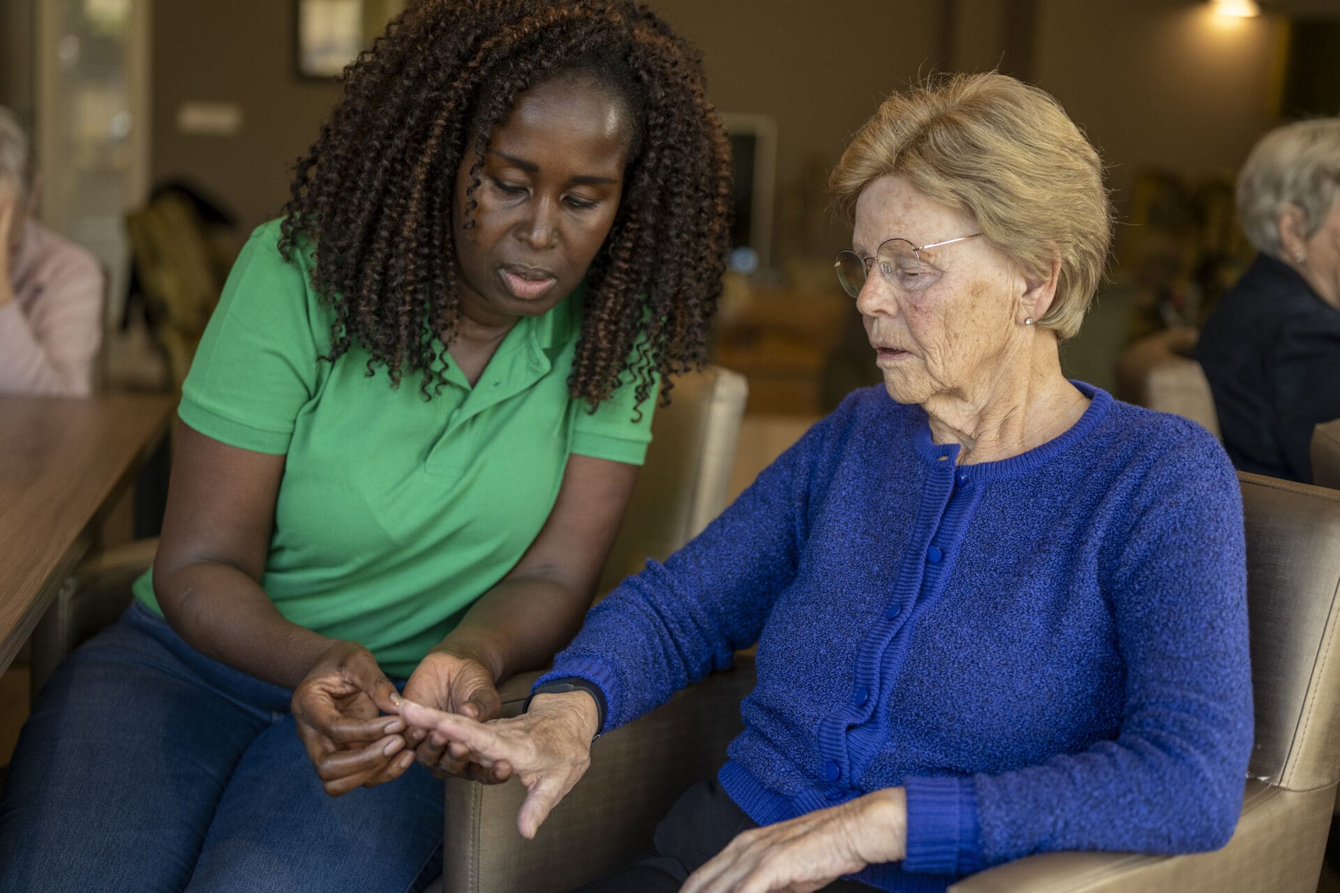 Helper caring for elderly lady - nashville dementia care